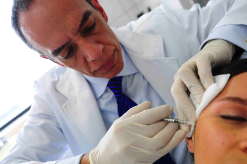 Dr. Abel Viquez